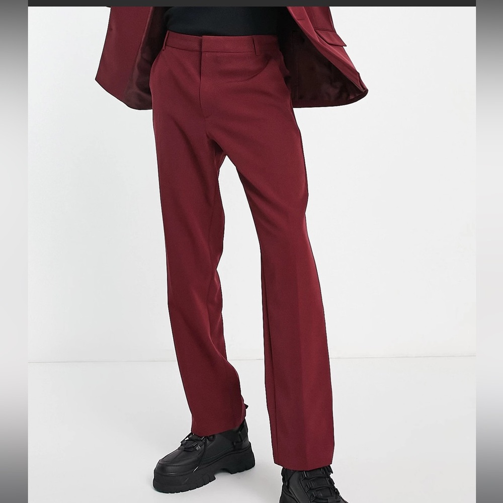 Men’s burgundy trousers ASOS slim cut.